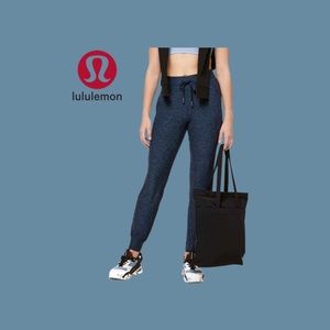 Lululemon Ready to Rulu Jogger Size 6 
Heathered True Navy / Black